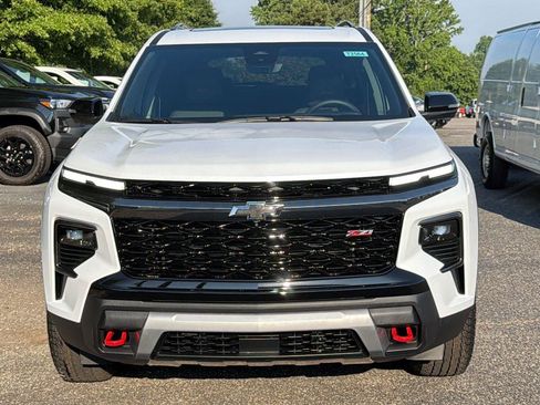 New 2026 Chevrolet Traverse Z71 w/ Driver Confidence Package AWD/4WD image 2