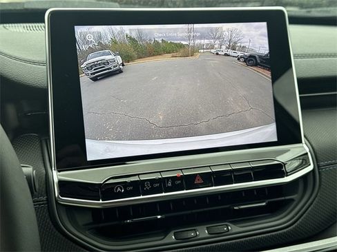 New 2026 Jeep Compass Latitude image 24