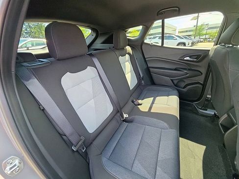 Used 2024 Chevrolet Trax RS FWD image 26