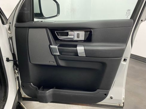 Used 2016 Land Rover LR4 HSE AWD/4WD image 30