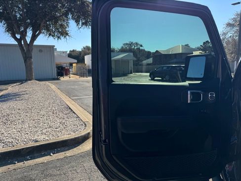 Used 2023 Jeep Gladiator Rubicon w/ Trailer Tow Package AWD/4WD image 33