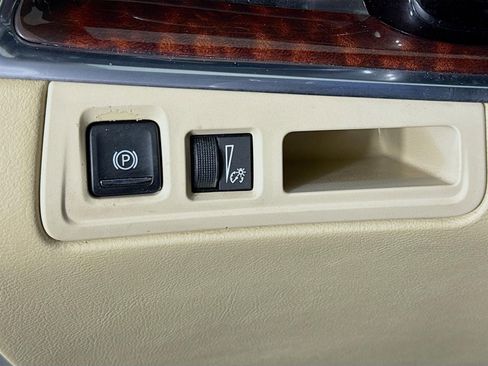 Used 2017 Cadillac XT5 Luxury w/ Driver Awareness Package image 11