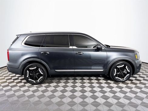 Certified 2023 Kia Telluride S image 4