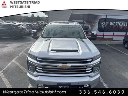 Used 2020 Chevrolet Silverado 2500 High Country w/ Technology Package AWD/4WD image 3