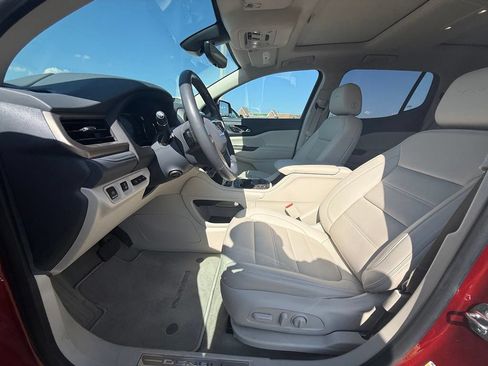 Used 2021 GMC Acadia Denali w/ Denali Technology Package FWD image 29