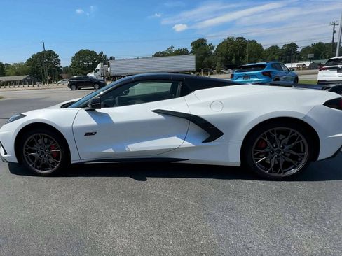 Used 2023 Chevrolet Corvette Stingray Premium Conv w/ Z51 Performance Package RWD image 5