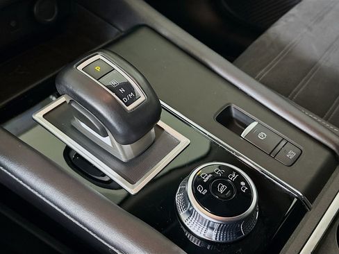 Used 2024 Mitsubishi Outlander SE image 25