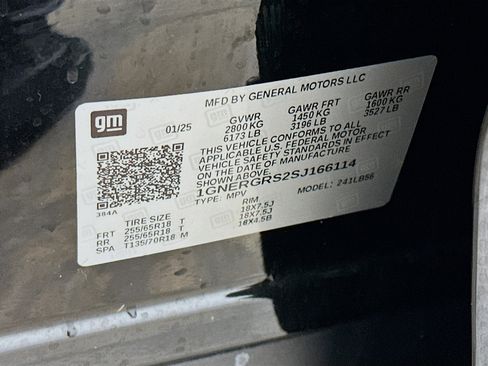 Used 2025 Chevrolet Traverse LT image 12