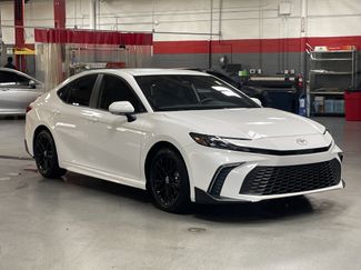 Used 2025 Toyota Camry SE w/ Multimedia Upgrade Package FWD video 2