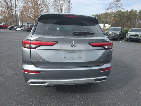 Used 2022 Mitsubishi Outlander SE image 7