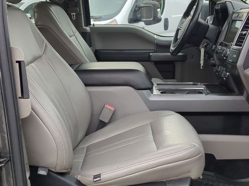 Used 2017 Ford F150 XLT w/ Equipment Group 302A Luxury image 27