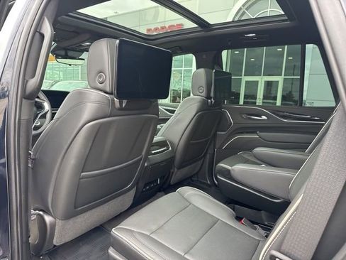 Used 2023 Cadillac Escalade Sport w/ LPO, ONYX Package AWD/4WD image 7