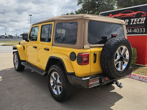 Used 2021 Jeep Wrangler Unlimited Sahara image 3