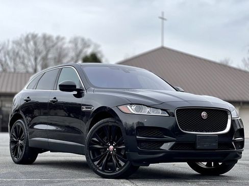 Used 2020 Jaguar F-PACE Premium image 3
