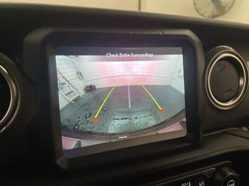 Used 2022 Jeep Wrangler Unlimited Sahara w/ Cold Weather Group image 9