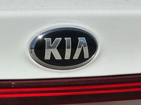 Used 2020 Kia Forte LXS FWD image 13