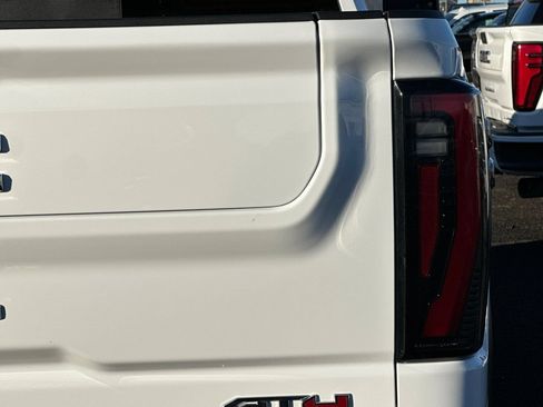 Used 2025 GMC Sierra 2500 AT4 w/ AT4 Premium Plus Package AWD/4WD image 98