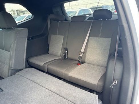 Used 2025 GMC Acadia Elevation image 23