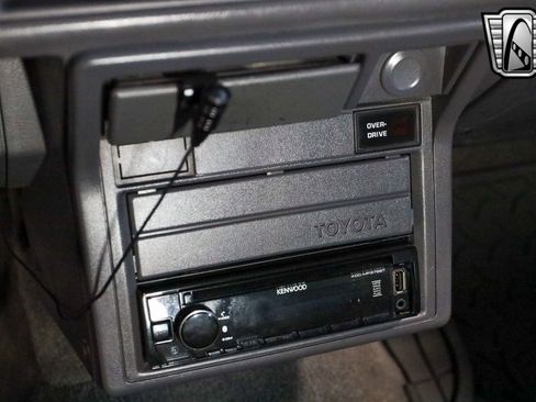 Used 1987 Toyota Pickup 2WD Regular Cab image 22