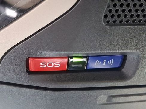 Used 2023 Subaru Outback Limited image 25