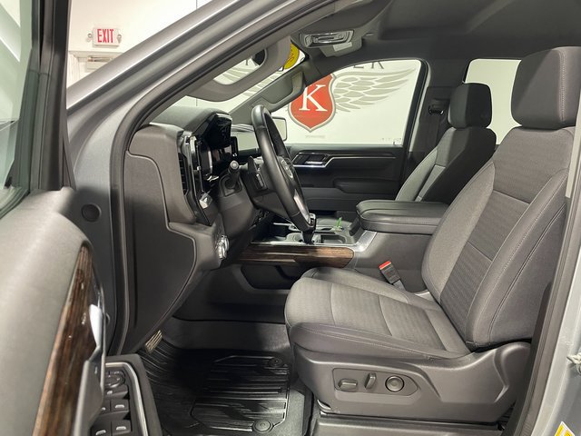 Used 2025 GMC Sierra 1500 Elevation w/ Preferred Package AWD/4WD image 11