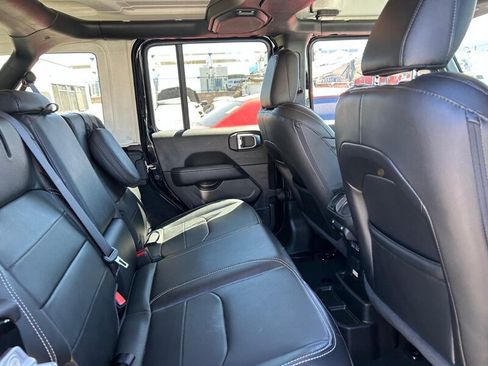 Used 2023 Jeep Wrangler Unlimited Sahara AWD/4WD image 26