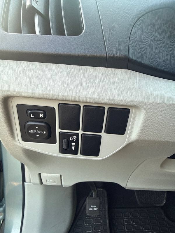 Used 2013 Toyota Prius Two FWD image 18