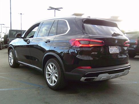 Used 2019 BMW X5 xDrive40i w/ Premium Package 2 AWD/4WD image 4