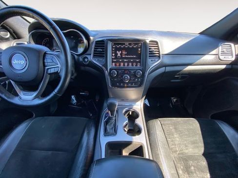 Used 2018 Jeep Grand Cherokee Altitude image 11