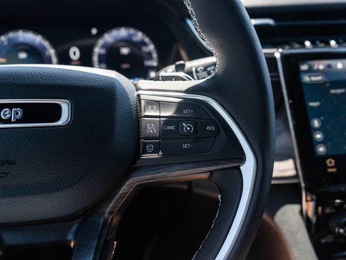 New 2025 Jeep Grand Cherokee L Limited w/ Trailer Tow Package image 23