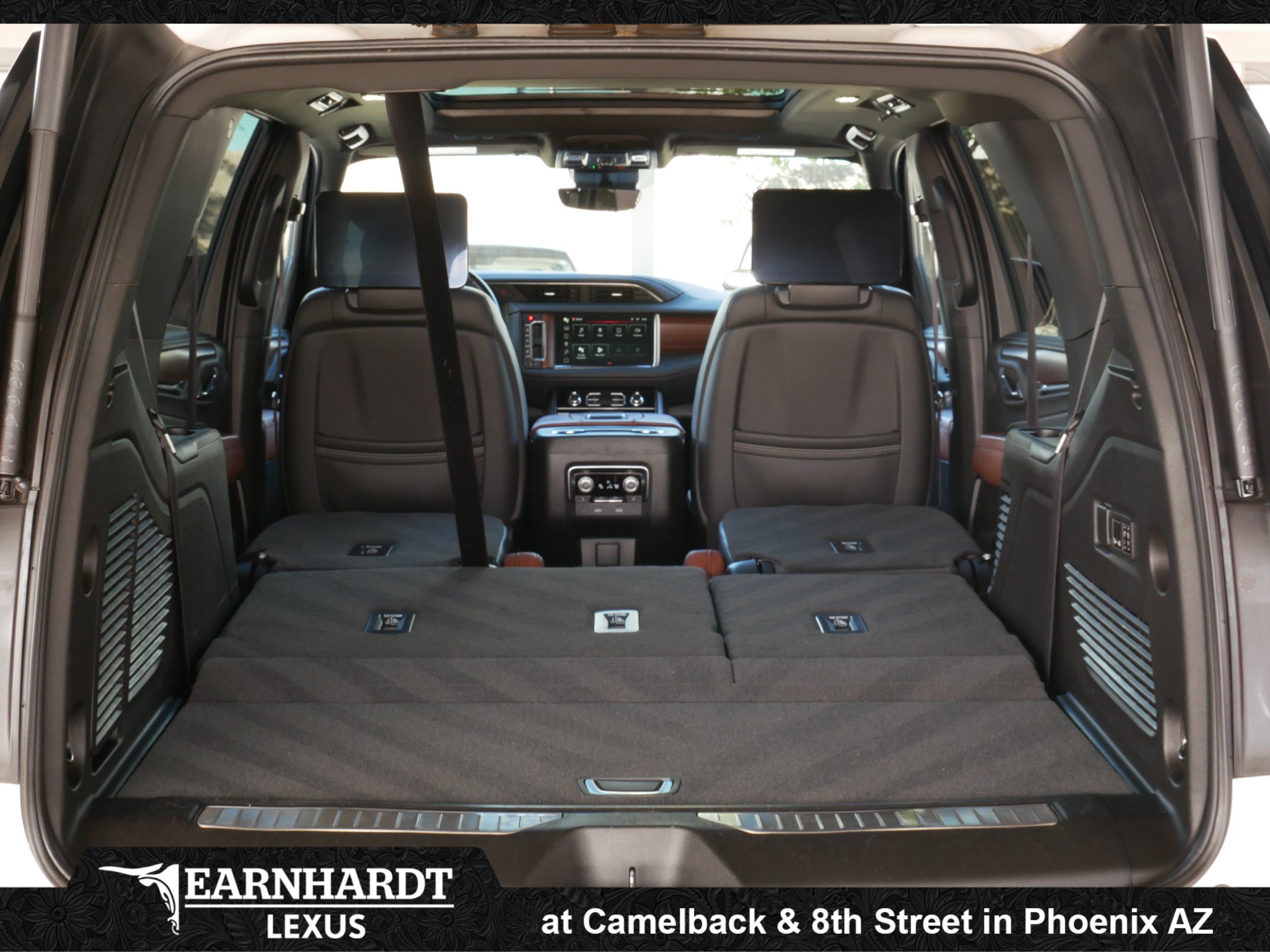 Used 2023 GMC Yukon Denali Ultimate AWD/4WD image 33
