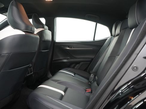 Used 2025 Toyota Camry SE image 16