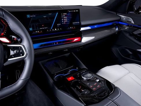 Used 2025 BMW M5 w/ Carbon Package image 31