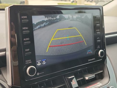 Used 2022 Toyota Corolla Cross XLE FWD image 25