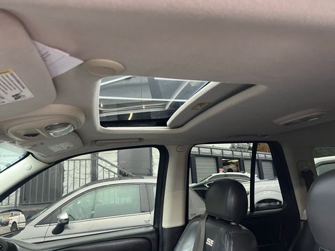 Used 2009 Chevrolet TrailBlazer SS w/ Sun And 6-Disc Cd Package image 15