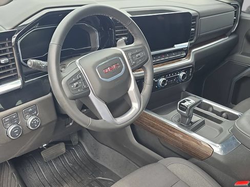 Used 2025 GMC Sierra 1500 Elevation AWD/4WD image 18