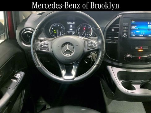 Used 2022 Mercedes-Benz Metris image 5