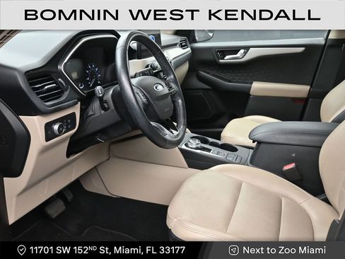 Used 2020 Ford Escape SEL image 10