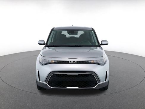 Used 2025 Kia Soul LX w/ LX Technology Package FWD image 2
