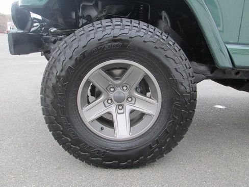 Used 2000 Jeep Wrangler Sahara AWD/4WD image 9