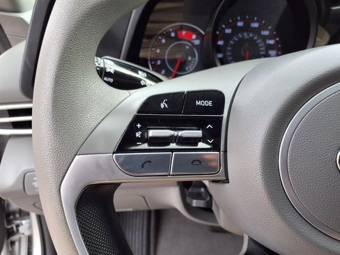 Used 2023 Hyundai Elantra SEL FWD image 15