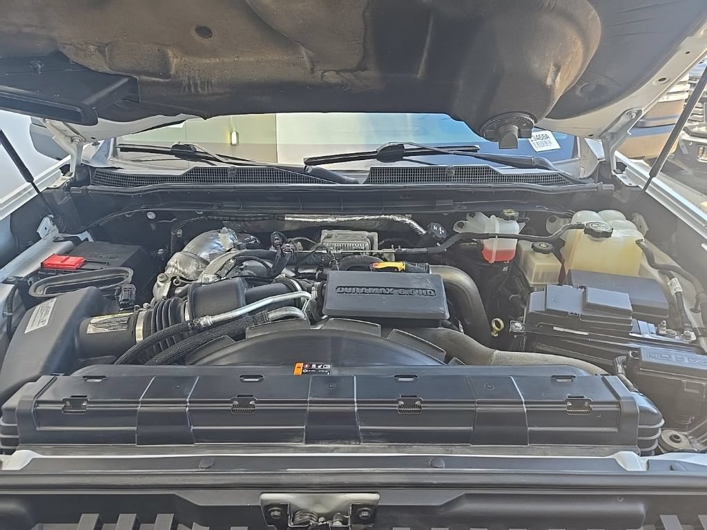 Used 2022 Chevrolet Silverado 2500 High Country w/ Technology Package AWD/4WD image 11