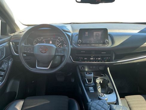 Used 2025 Nissan Rogue SV w/ Rock Creek Premium Package image 17