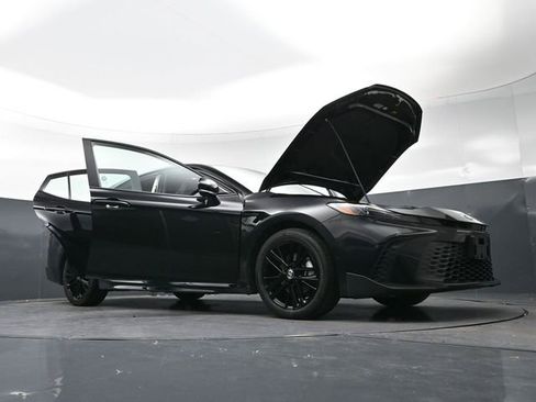 Used 2025 Toyota Camry SE image 44