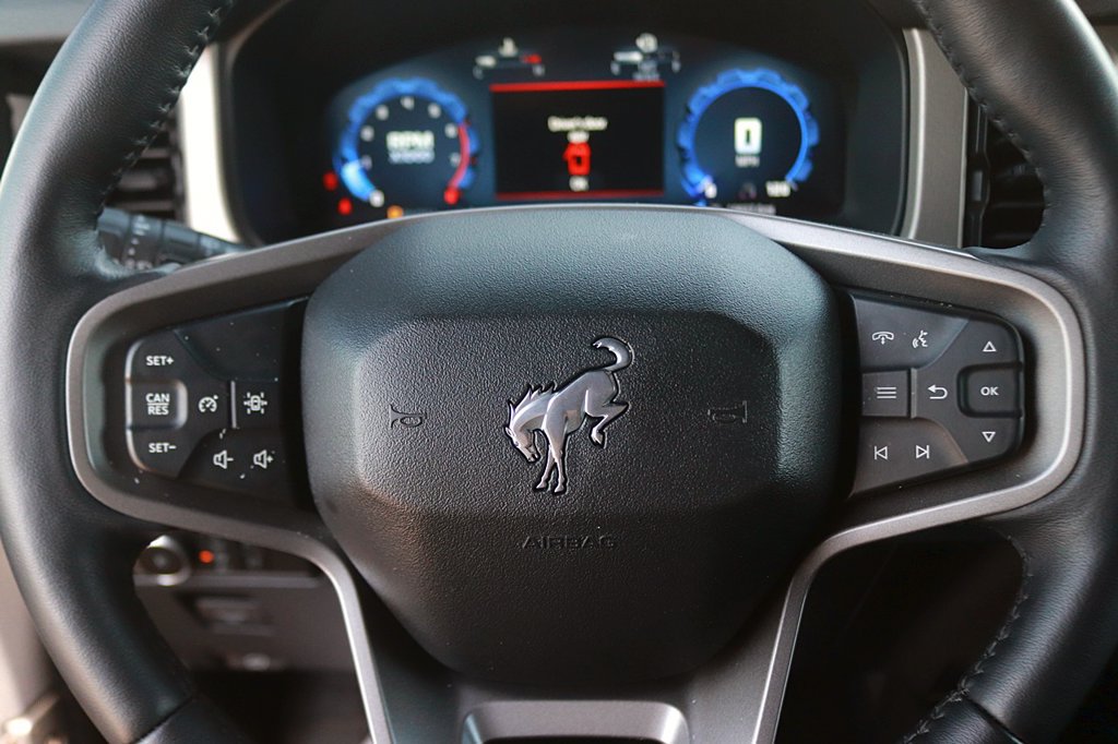 Used 2025 Ford Bronco Outer Banks AWD/4WD image 19