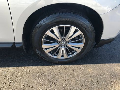 Used 2020 Nissan Pathfinder S image 44