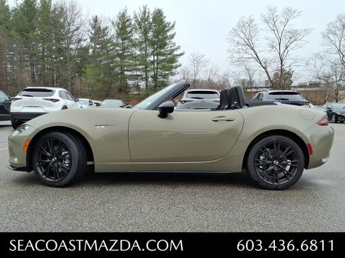Certified 2024 MAZDA MX-5 Miata Club RWD image 2