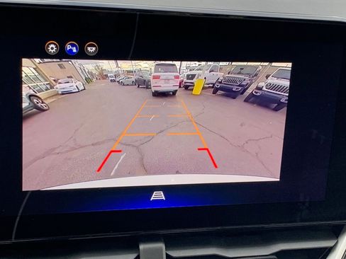 Used 2025 Chevrolet Equinox LT image 17