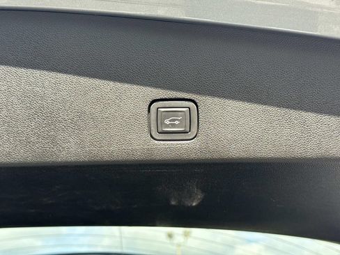 Certified 2024 Cadillac XT6 Sport w/ Platinum Package AWD/4WD image 12