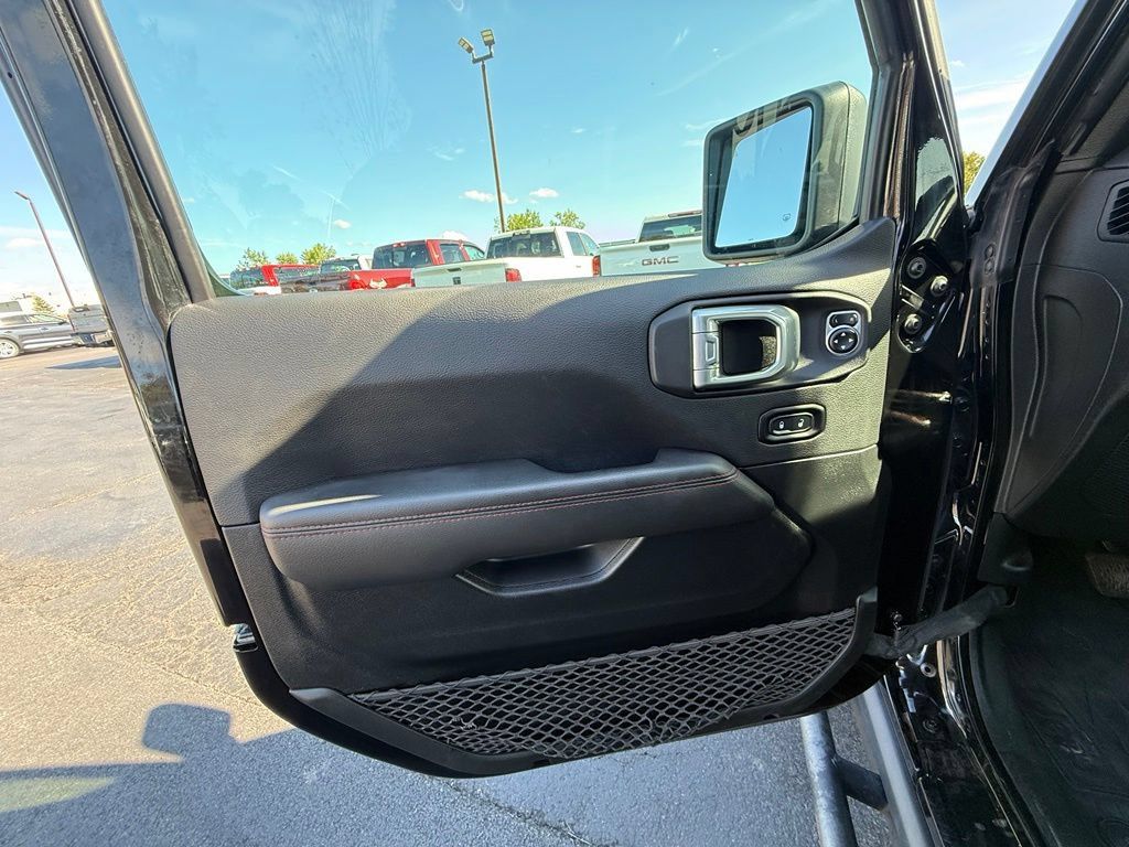 Used 2021 Jeep Gladiator Rubicon AWD/4WD image 10